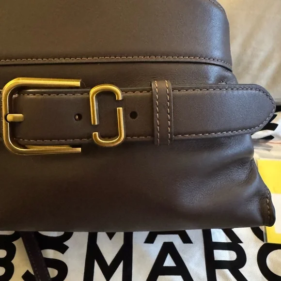 Marc Jacobs THE DAKOTA SMALL SATCHEL - Ganache - Picture 14 of 16